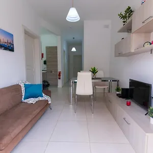 Seaside Cosy Maisonette @ - 2 Mins Walk From Sea Apartament