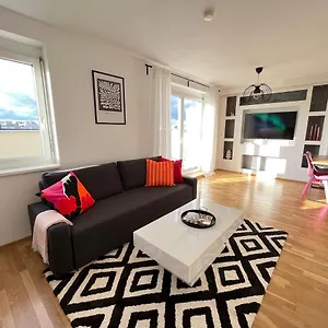 Penthouse Near Station With Free Parking Apartament Wiedeń